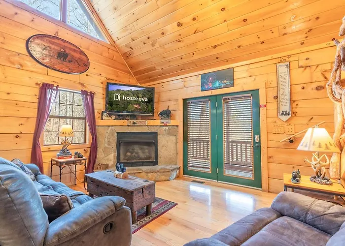 Moonshine Ridge Cabin With Hot Tub And Fire Pit